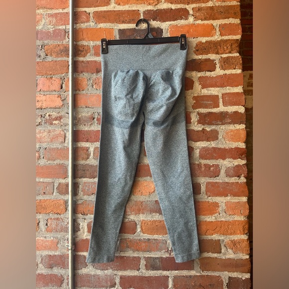 Women’s Workout Leggings; size xl - Picture 2 of 10